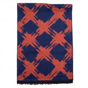 Tørklæde i børstet silke med orange/blåt mønster