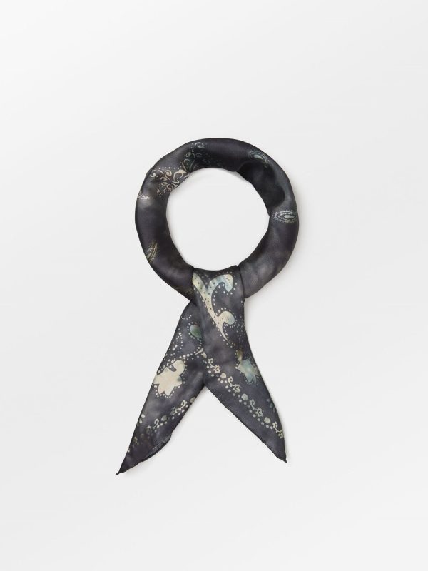 Hetty Sia Scarf